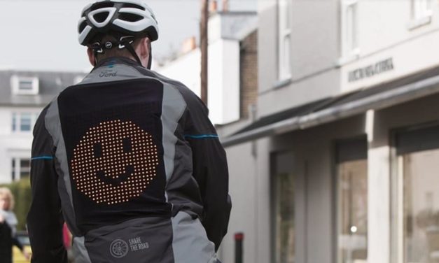 Ford : Une veste Emoji, pour aider les cyclistes et les automobilistes à mieux communiquer