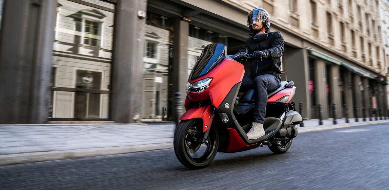 (MaJ)Yamaha NMax 125 2021 : Le scooter urbain fait peau neuve et prix