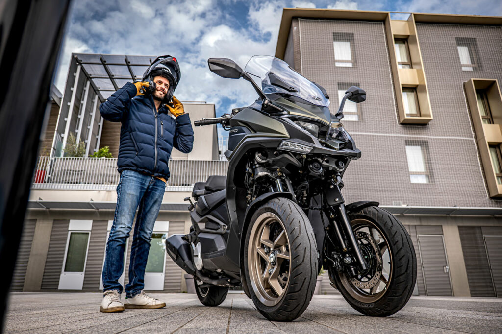 Nuevo KYMCO CV3 2021: el primer scooter de tres ruedas de la firma