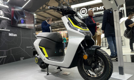 Salon de Milan EICMA 2022 : scooters électriques Zeeho AE6 et AE8