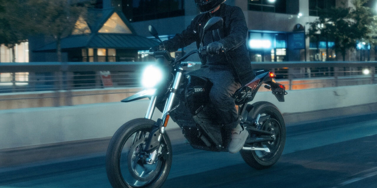 Zero Motorcycles : La FXE s’habille en noir