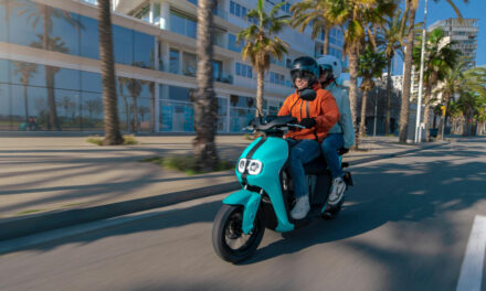 Scooter électrique Yamaha Neo’s : Le turquoise lui va si bien !