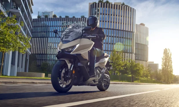 Honda Forza 750 2025 : Nouveau design et plus pratique