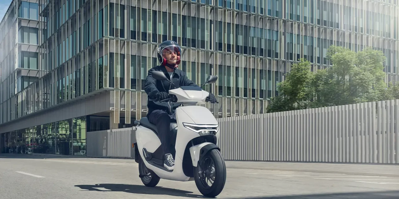 EICMA 2024 : Honda présente le scooter électrique CUV e: