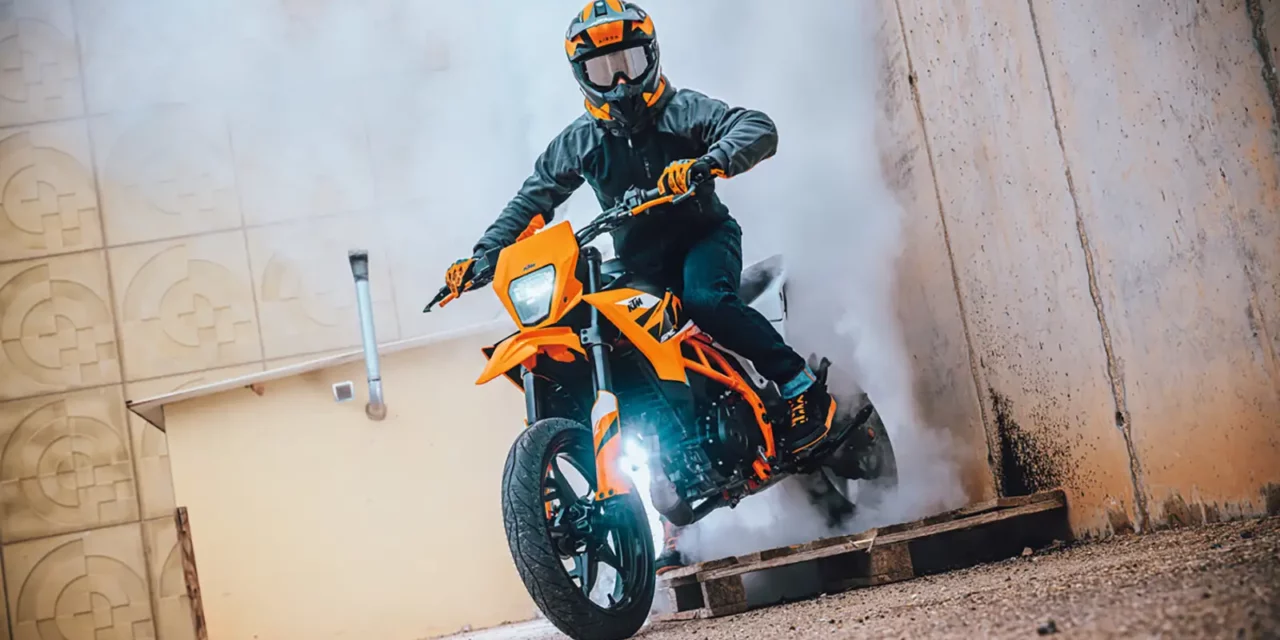 KTM 125 et 390 SMC R : Le retour de la mode supermotard ?