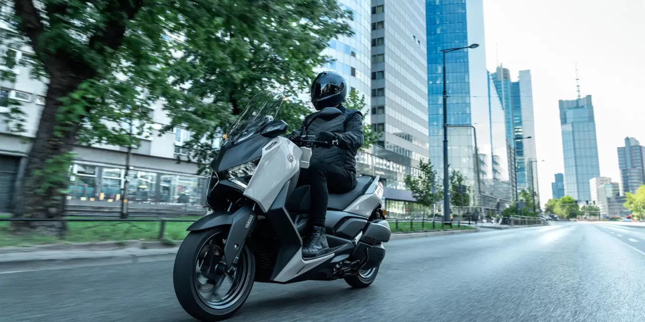 Yamaha XMAX 2025 : Des évolutions et une version inédite !