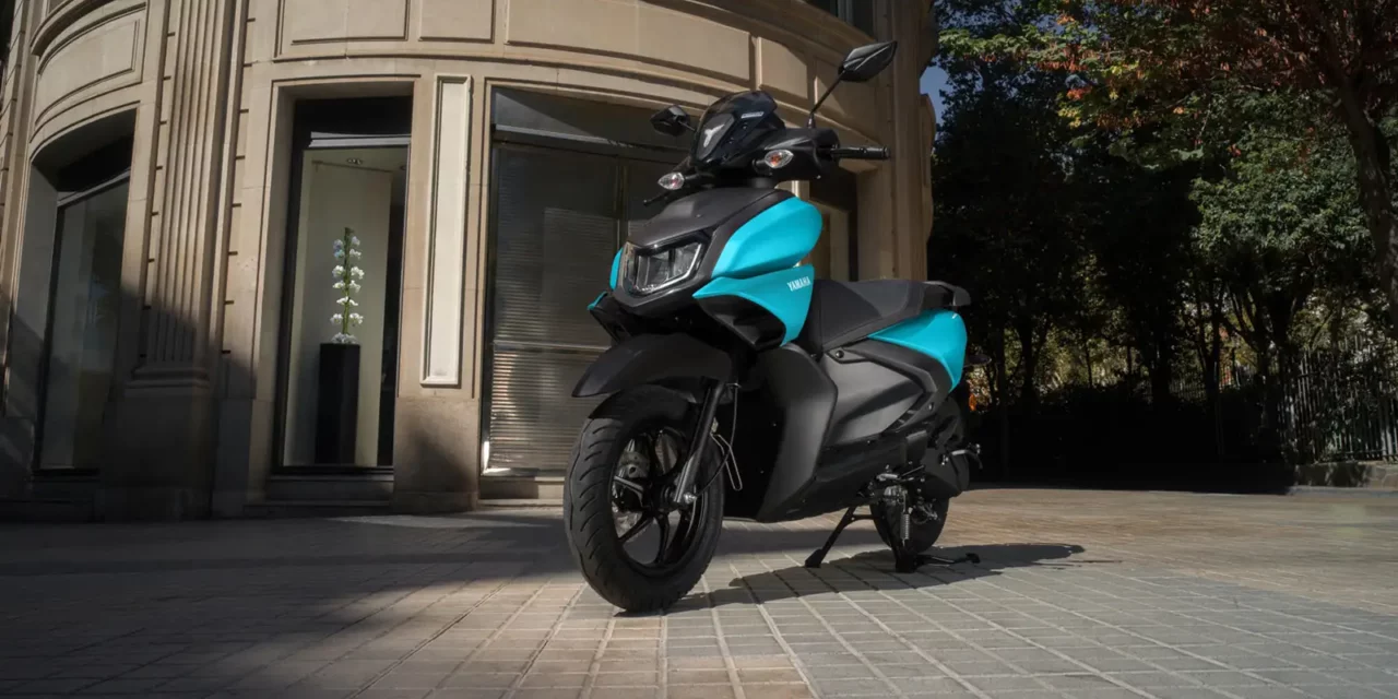 Nouveau Yamaha RayZR : Plus connecté que jamais !